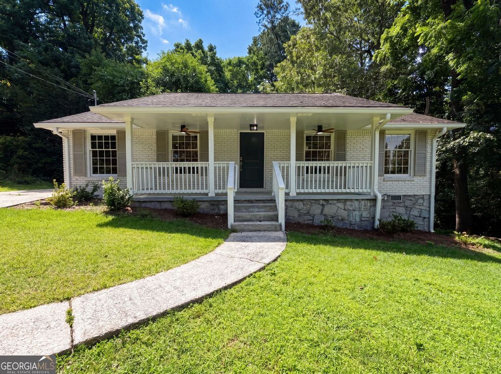 Photo of 2320 Capehart Circle NE, Atlanta, GA 30345 (MLS # 10789930)