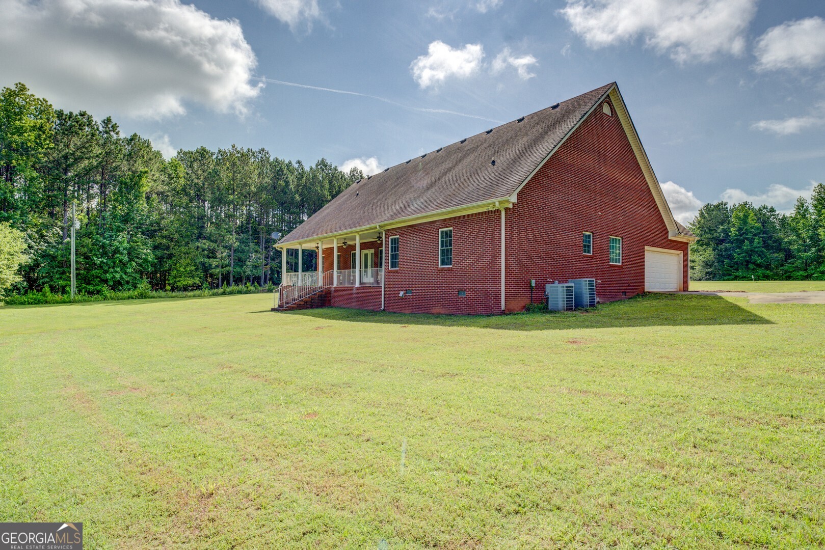 172 Lakeview DR