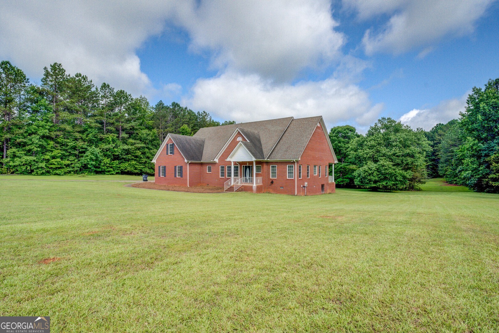 172 Lakeview DR