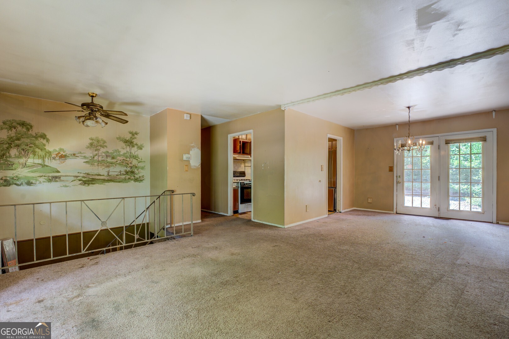 445 Camelot PKWY