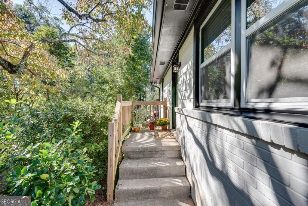 Photo of 2994 Westbury Drive, Decatur, GA 30033 (MLS # 10872770)