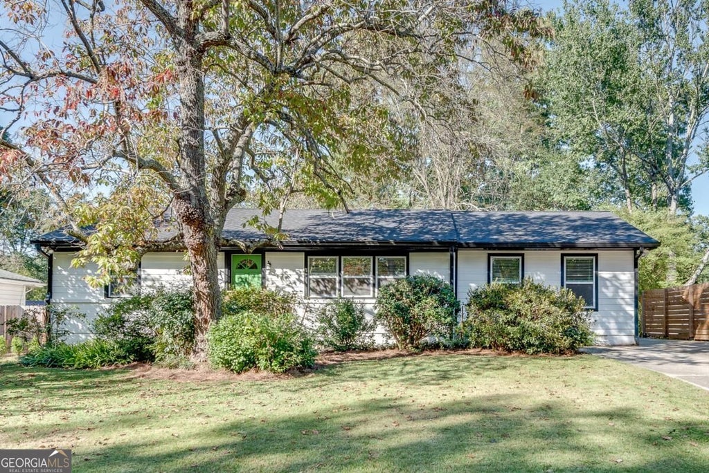 Photo of 2994 Westbury Drive, Decatur, GA 30033 (MLS # 10872770)