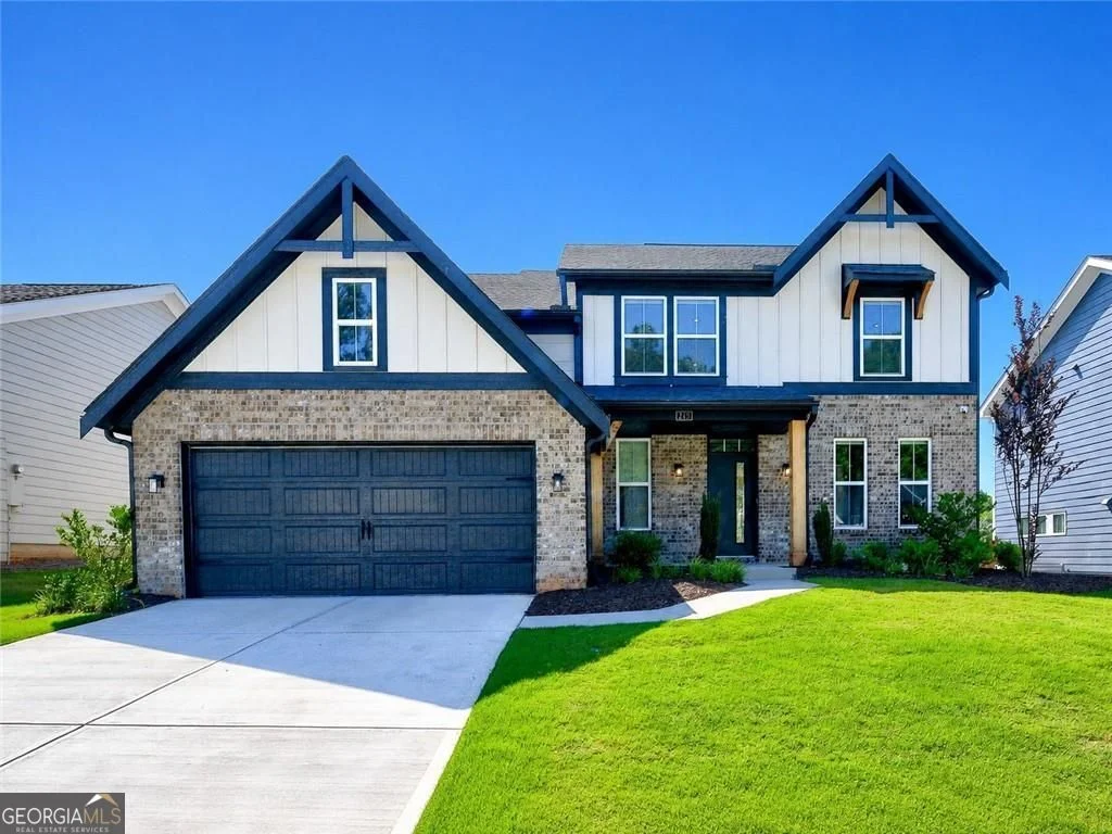 213 Catalpa Grove