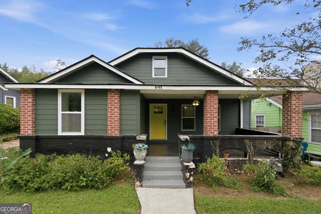 Photo of 691 Florence Place NW, Atlanta, GA 30318 (MLS # 10872890)