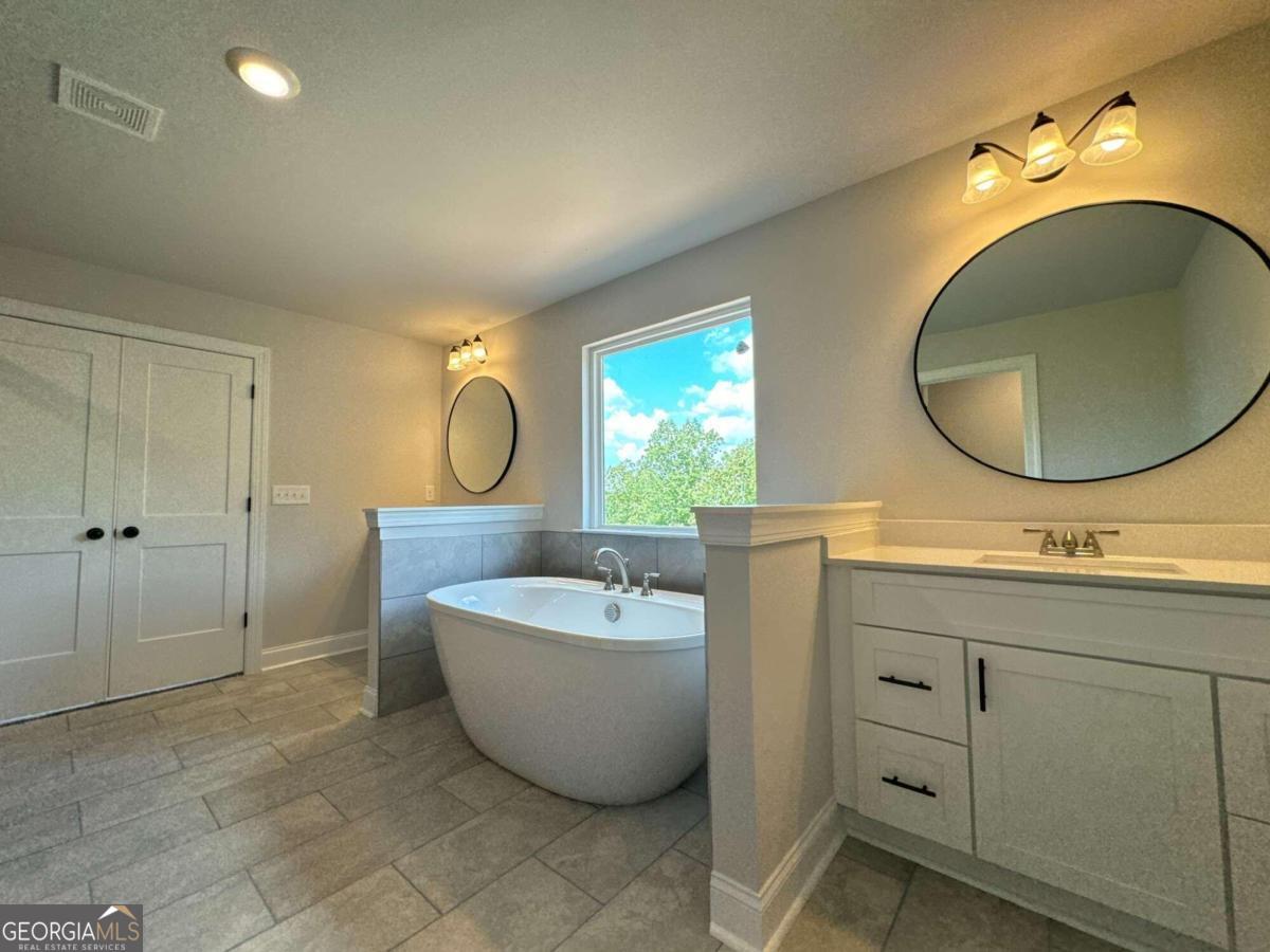Mountain Ridge - Residential