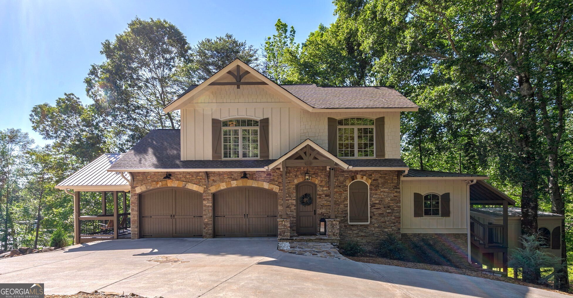 Gainesville, Georgia 30506, United States, 3 Bedrooms Bedrooms, ,3 BathroomsBathrooms,Residential,Pending,137462