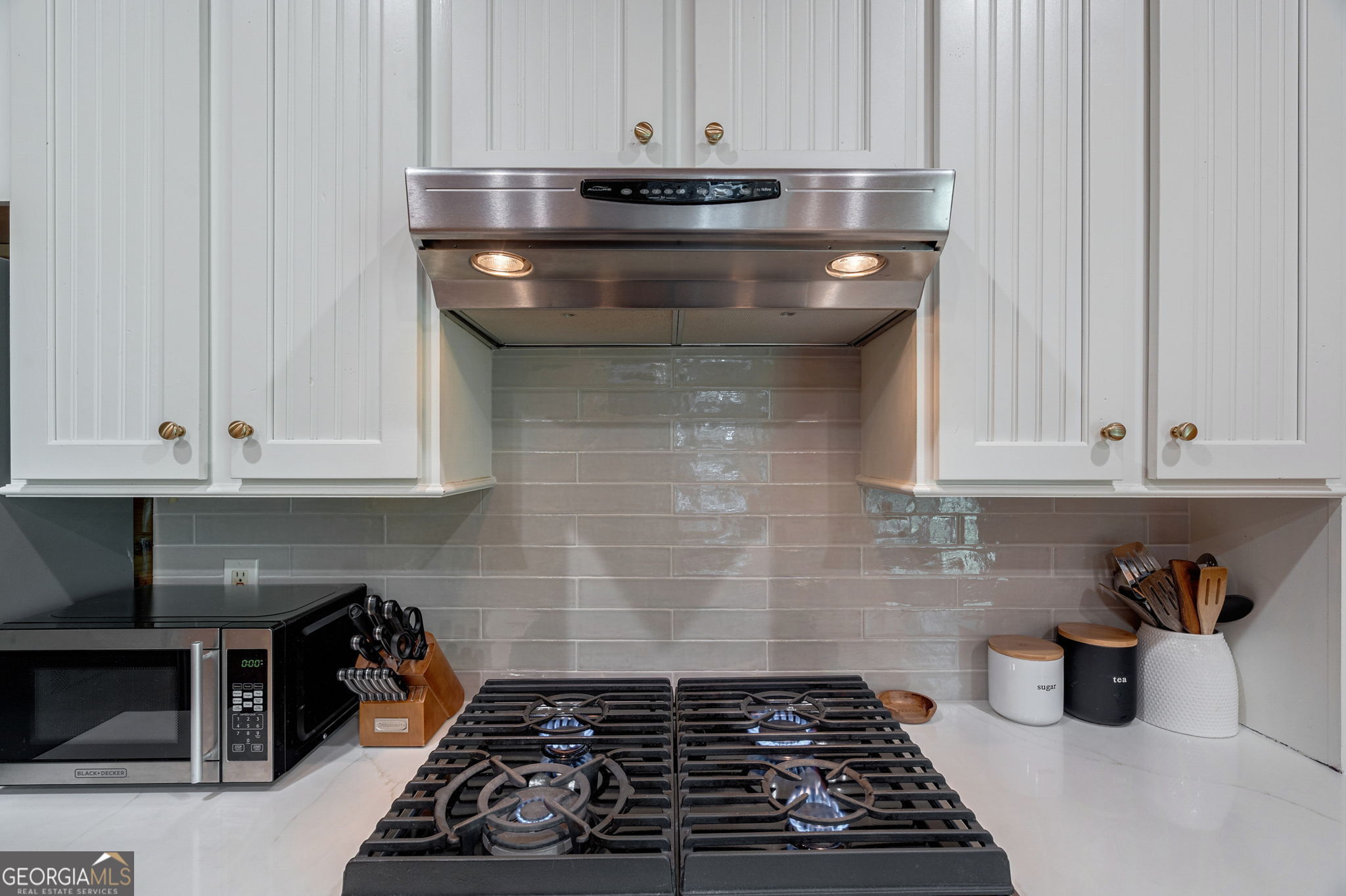 Gainesville, Georgia 30506, United States, 3 Bedrooms Bedrooms, ,3 BathroomsBathrooms,Residential,Pending,137462