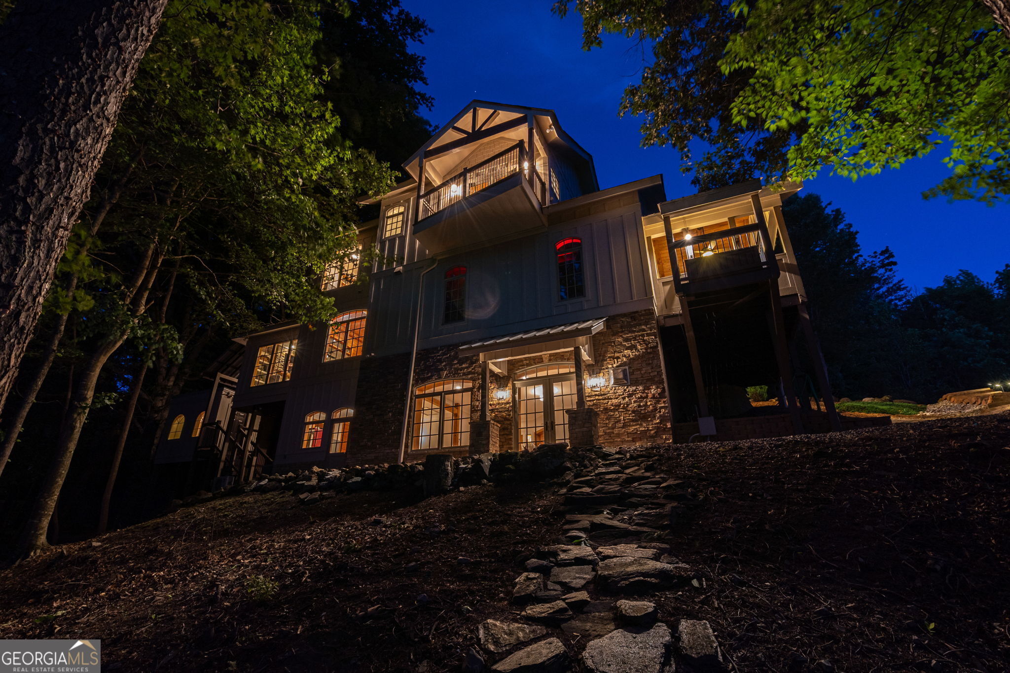 Gainesville, Georgia 30506, United States, 3 Bedrooms Bedrooms, ,3 BathroomsBathrooms,Residential,Pending,137462