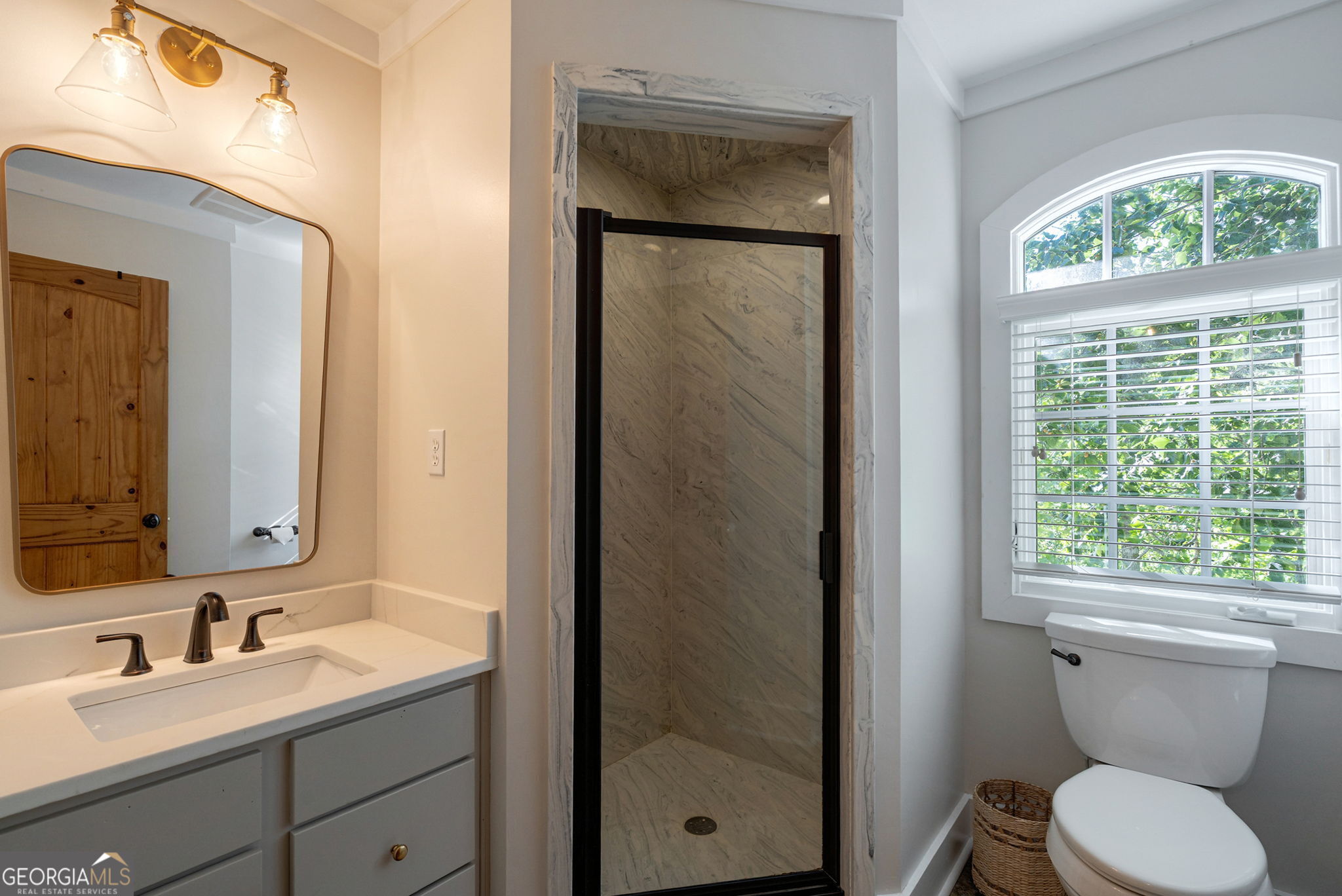 Gainesville, Georgia 30506, United States, 3 Bedrooms Bedrooms, ,3 BathroomsBathrooms,Residential,Pending,137462