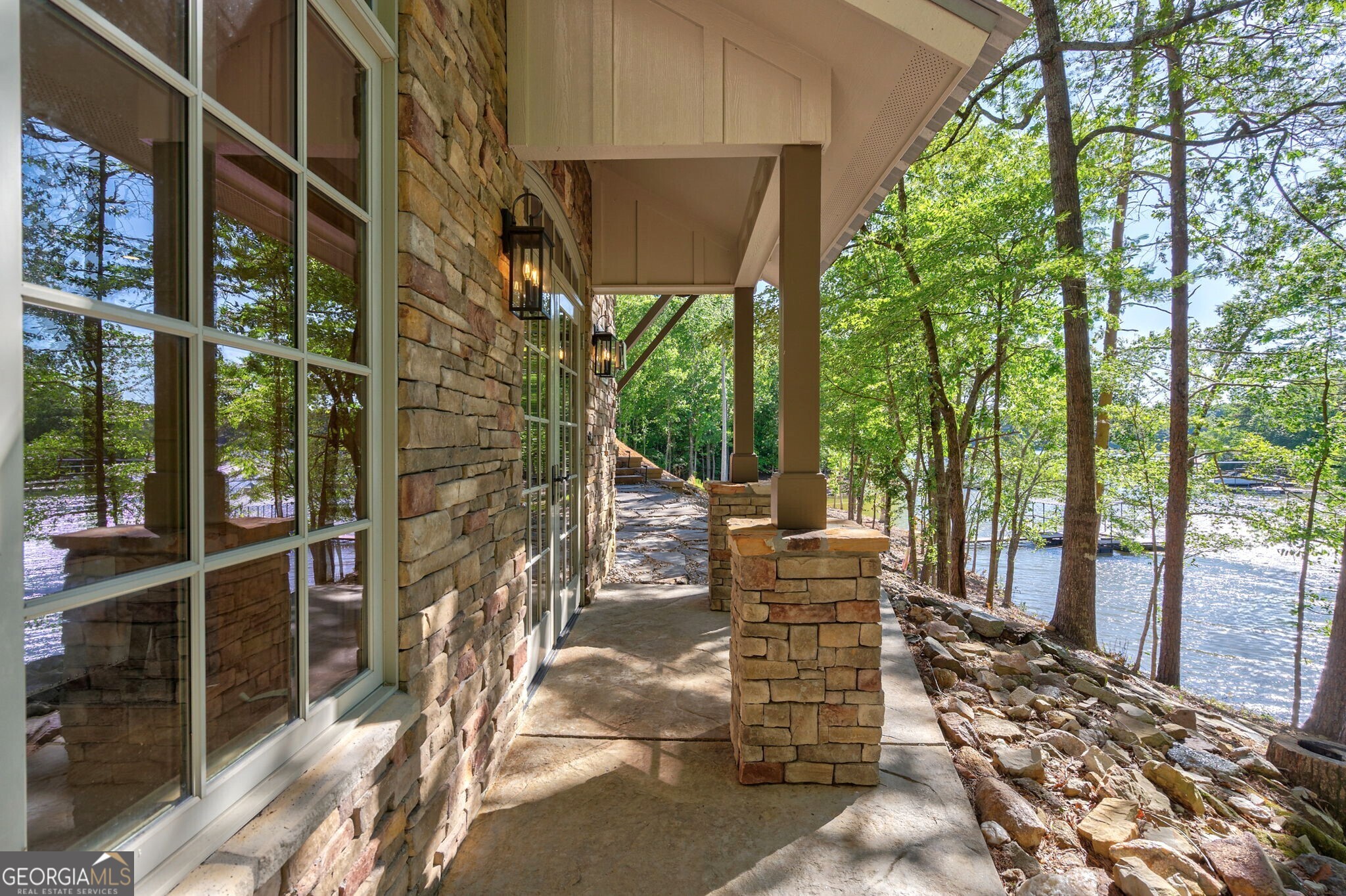 Gainesville, Georgia 30506, United States, 3 Bedrooms Bedrooms, ,3 BathroomsBathrooms,Residential,Pending,137462