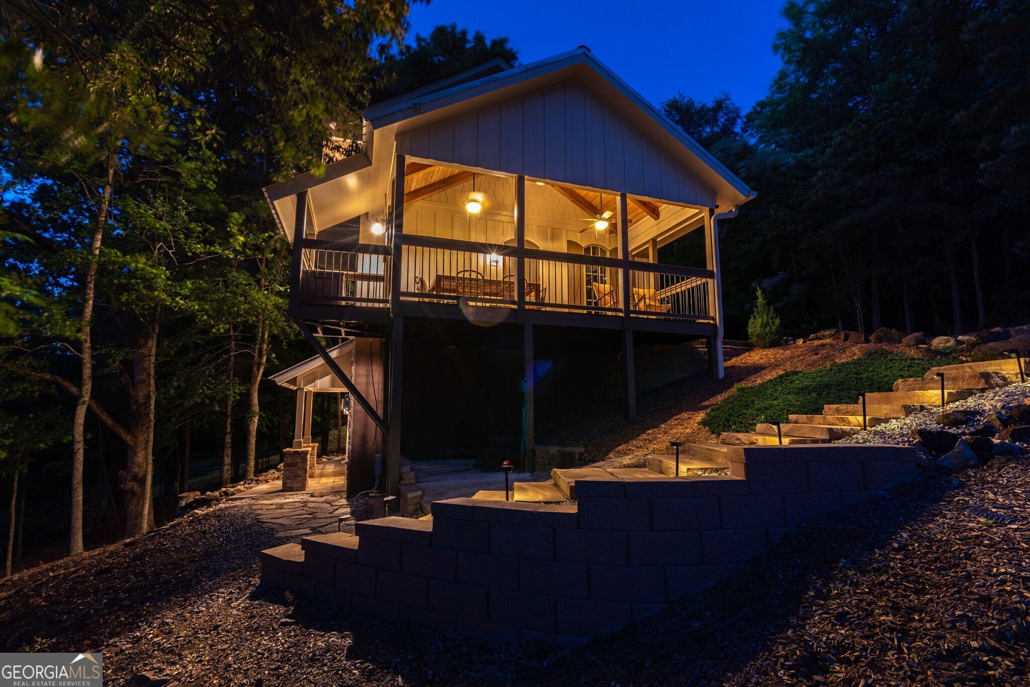 Gainesville, Georgia 30506, United States, 3 Bedrooms Bedrooms, ,3 BathroomsBathrooms,Residential,Pending,137462