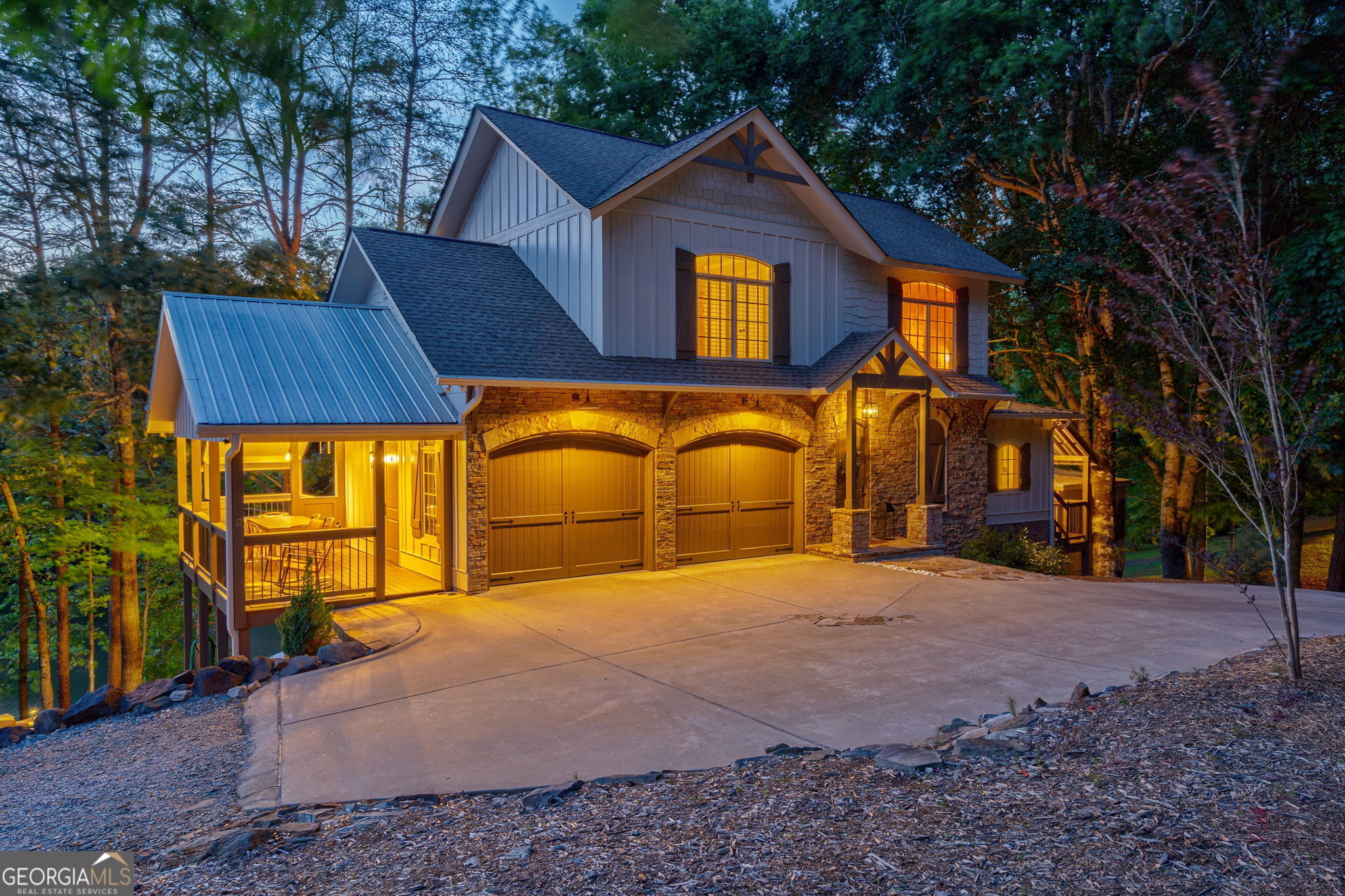 Gainesville, Georgia 30506, United States, 3 Bedrooms Bedrooms, ,3 BathroomsBathrooms,Residential,Pending,137462