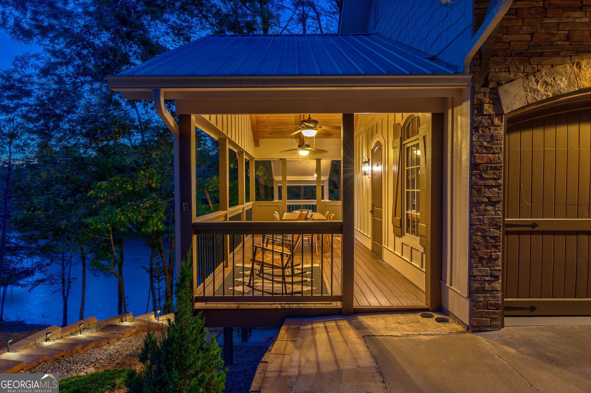 Gainesville, Georgia 30506, United States, 3 Bedrooms Bedrooms, ,3 BathroomsBathrooms,Residential,Pending,137462