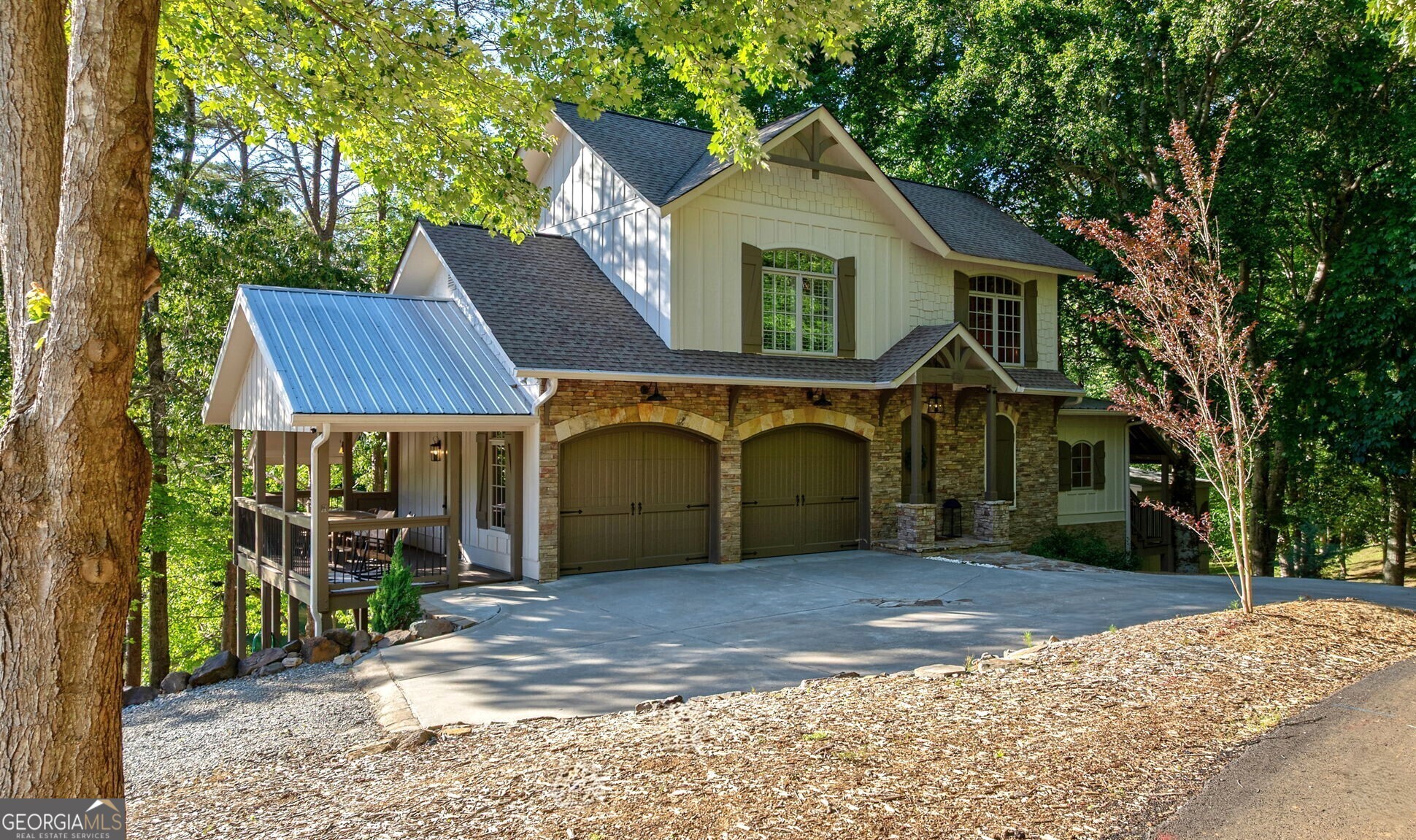 Gainesville, Georgia 30506, United States, 3 Bedrooms Bedrooms, ,3 BathroomsBathrooms,Residential,Pending,137462