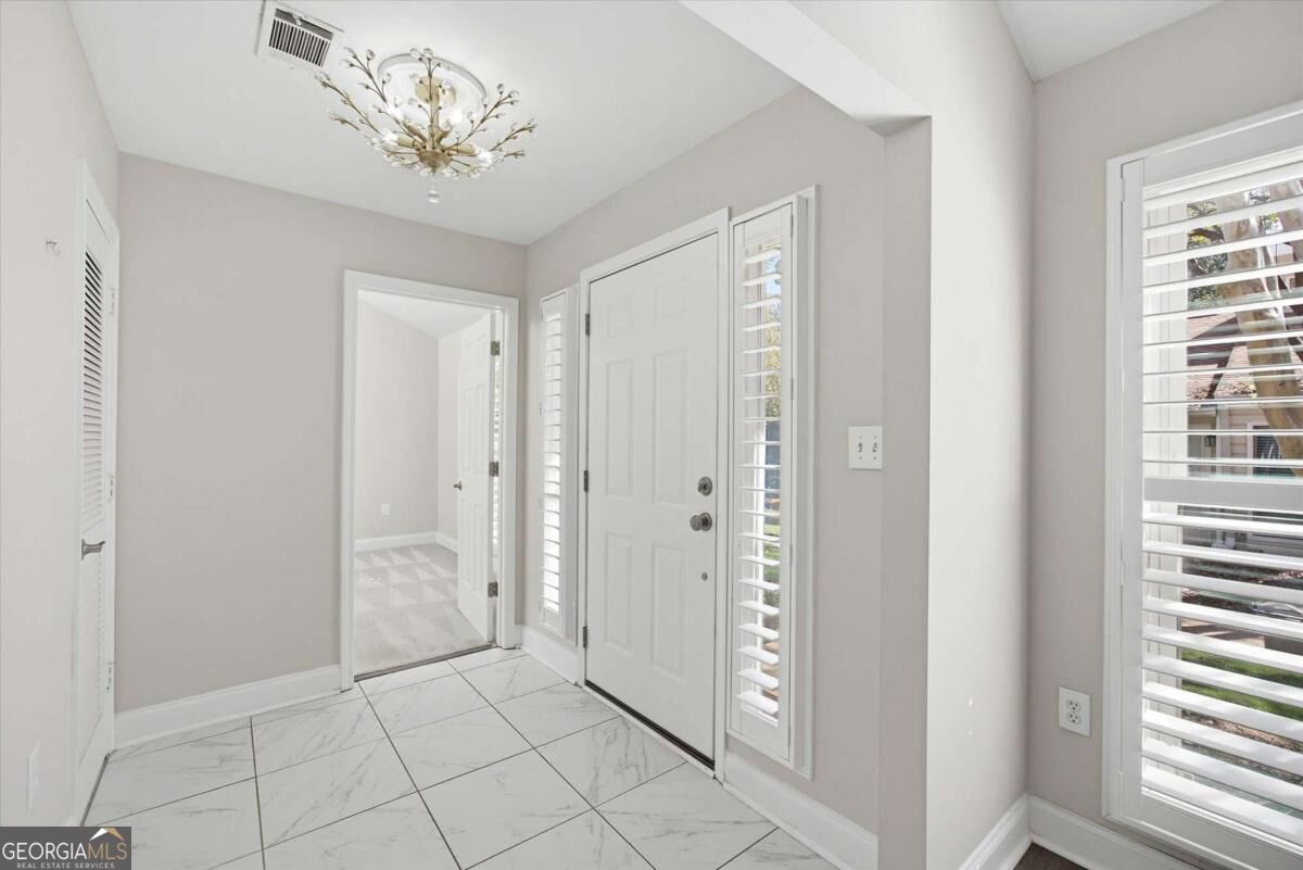 837 Serramonte DR