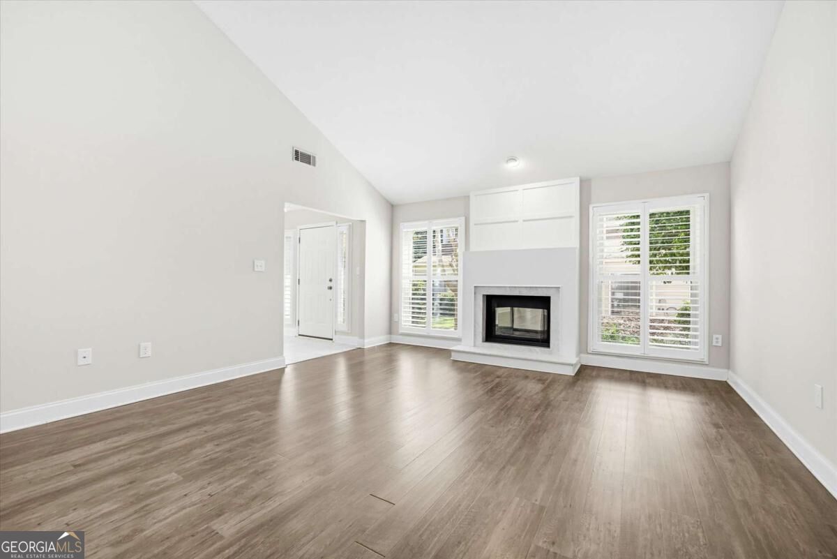 837 Serramonte DR