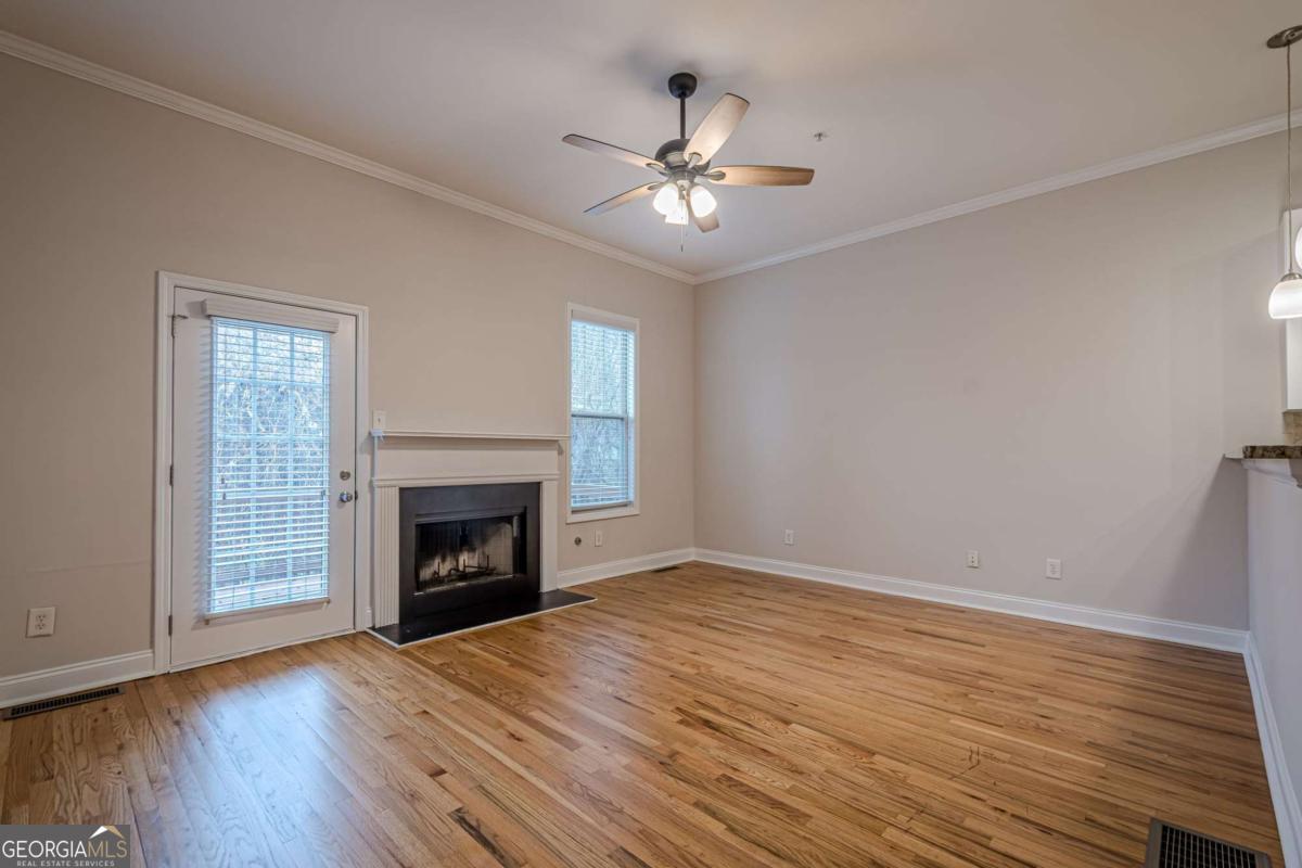 1949 Sterling Oaks CIR NE 13