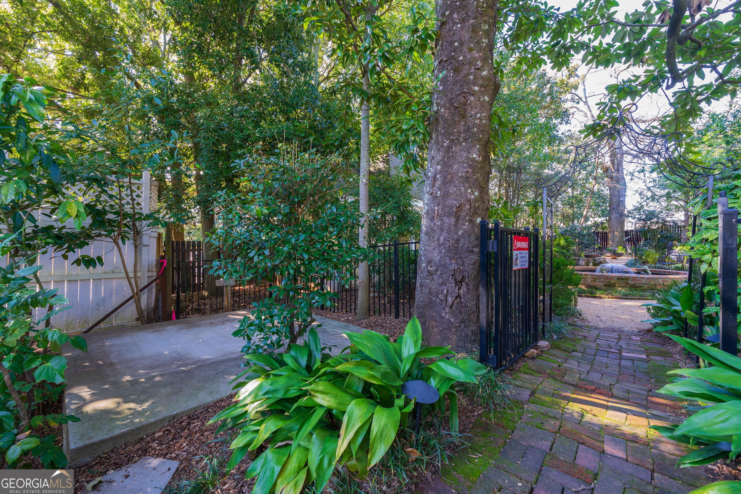 Griffin, Georgia 30224, United States, ,Commercial,Active,5042