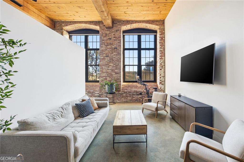 170 Boulevard SE H213