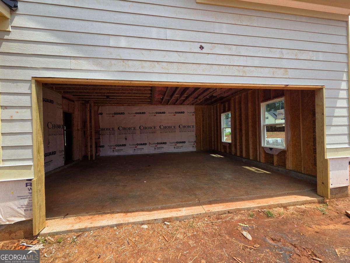 313 Meadows DR