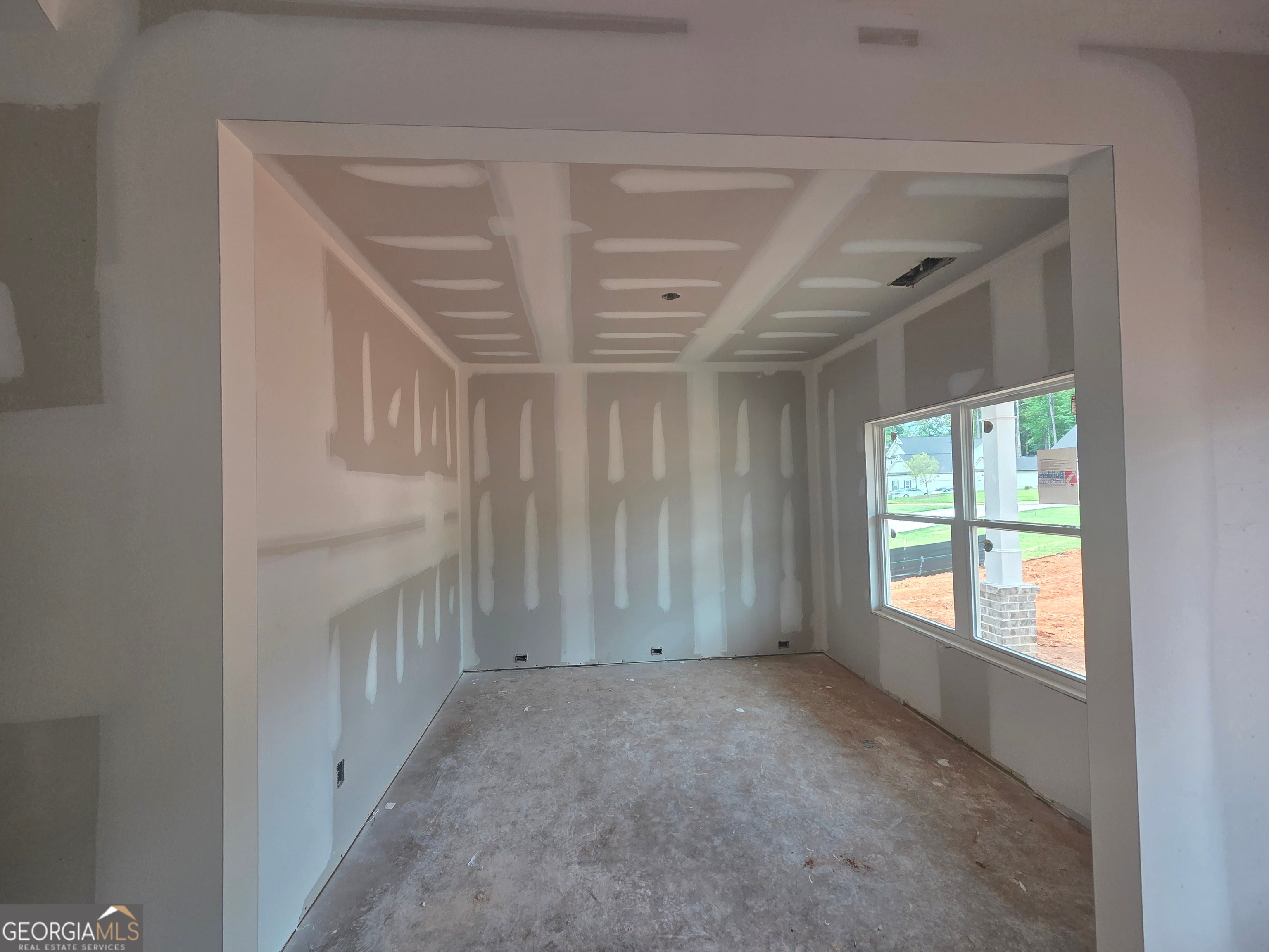 313 Meadows DR