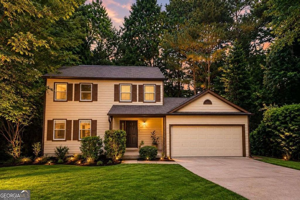 Photo of 10535 Virginia Pine Lane, Alpharetta, GA 30022 (MLS # 10770970)