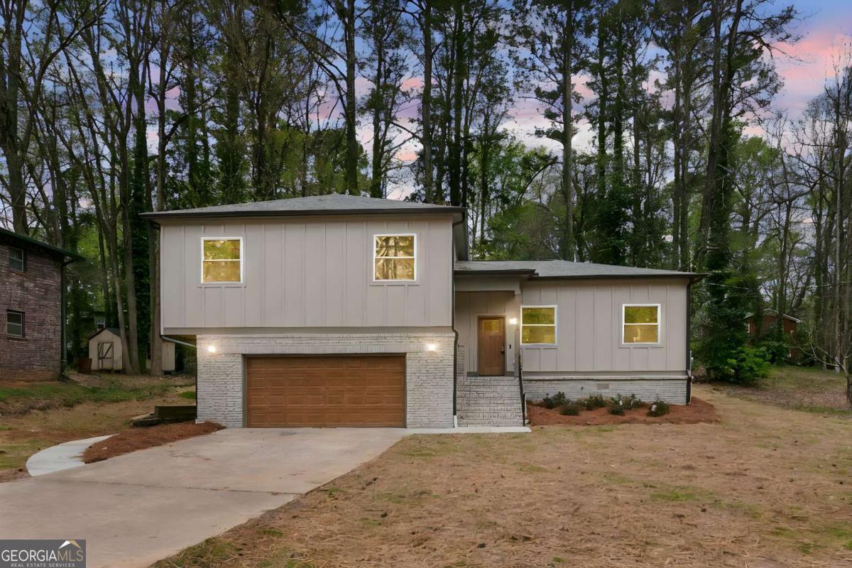 2911 Pine Valley CIR