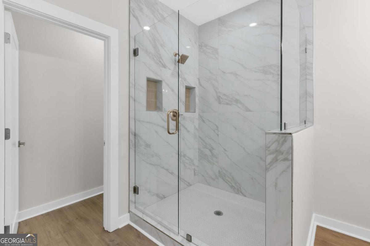 2911 Pine Valley CIR