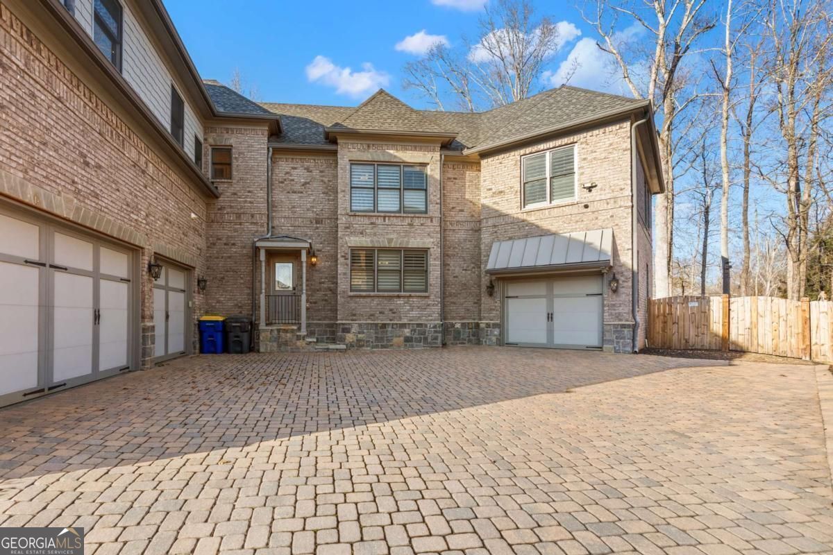 925 Sunny Meadows LN