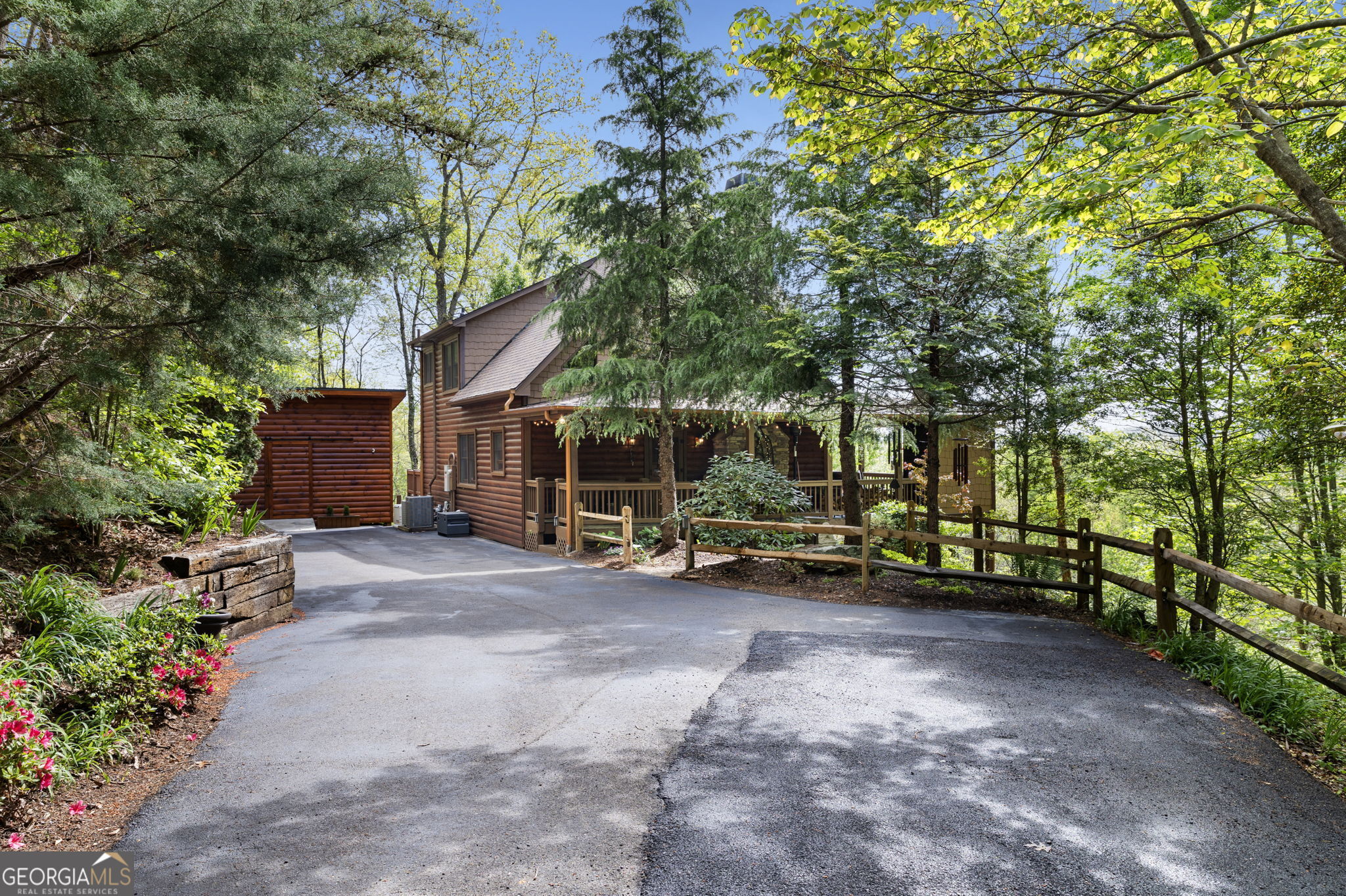 940 Whispering Lake DR