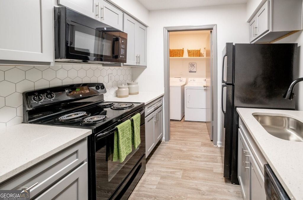 Photo of 1900 Rosemont Parkway #1710, Roswell, GA 30076 (MLS # 10791673)