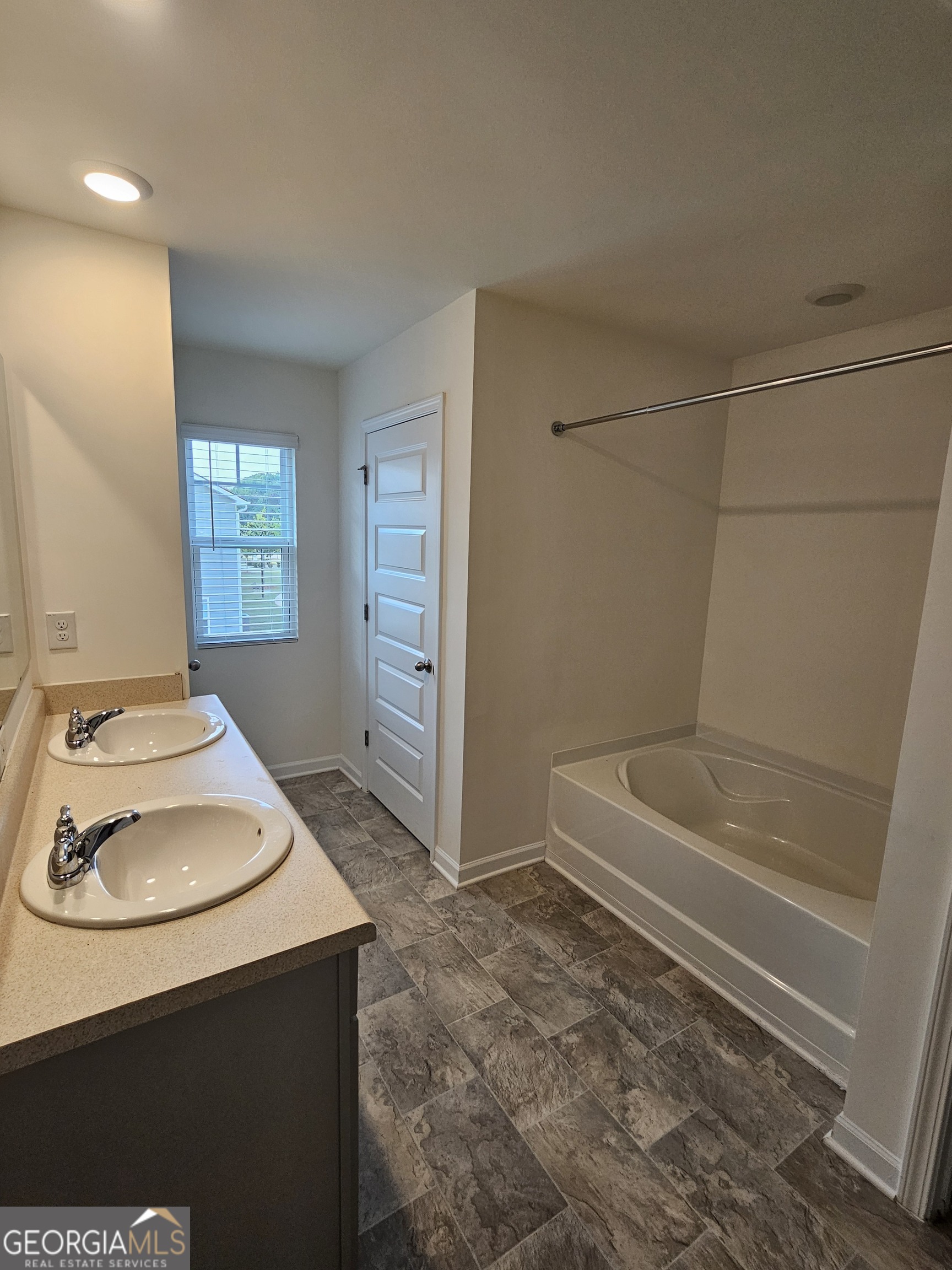 McDonough, Georgia 30253, United States, 3 Bedrooms Bedrooms, ,3 BathroomsBathrooms,Residential,Active,137074