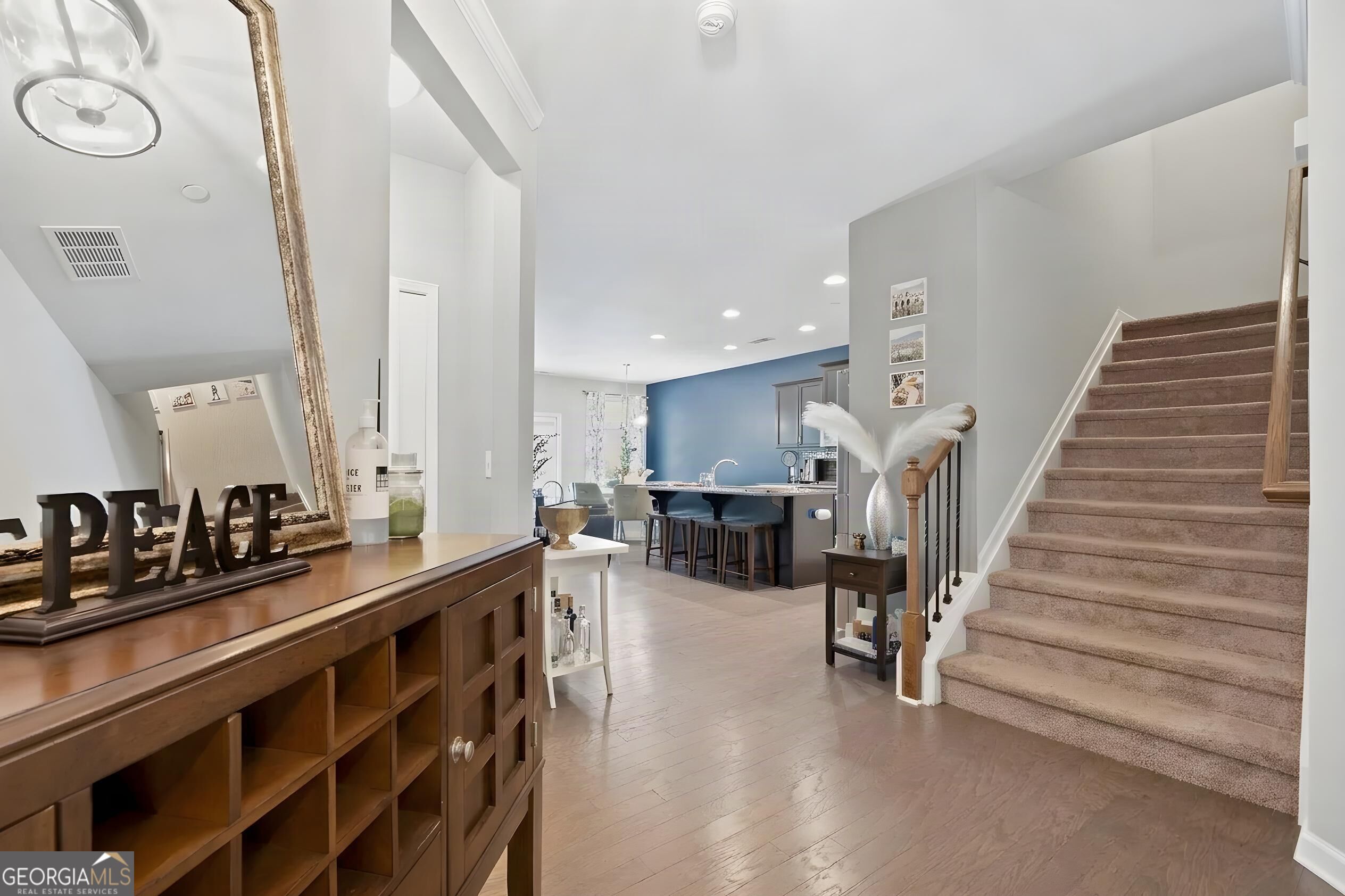 1008 Candela LN