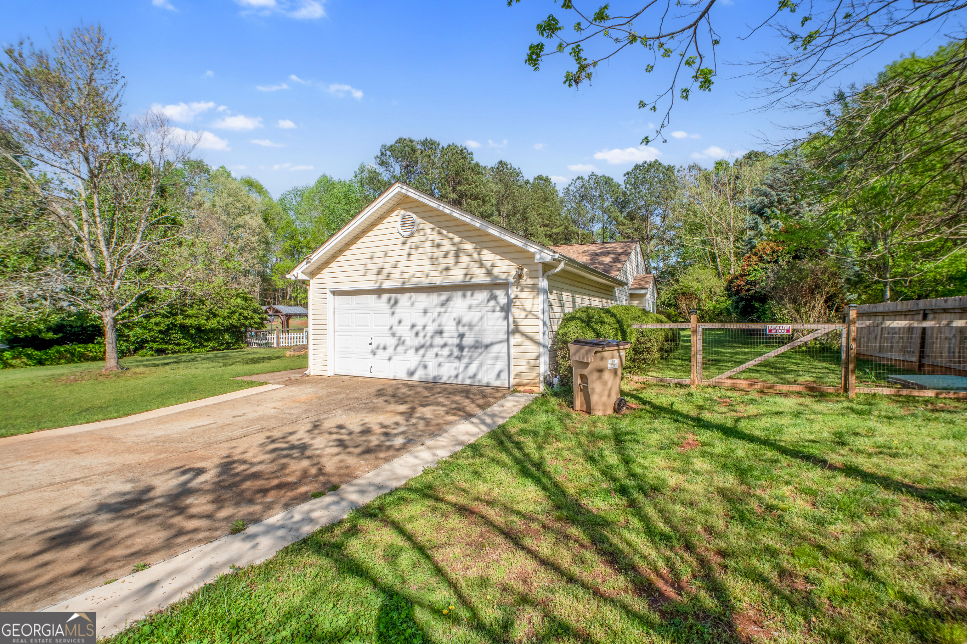 1109 Ravenwood DR