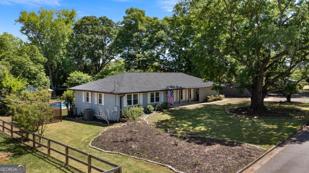 Photo of 10 Davis Street, Cartersville, GA 30120 (MLS # 10736136)