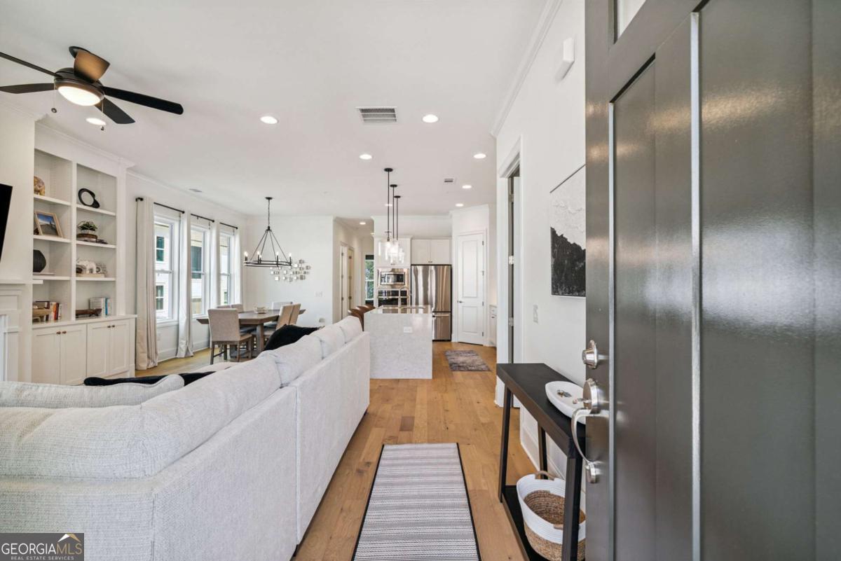 163 Kingwood DR