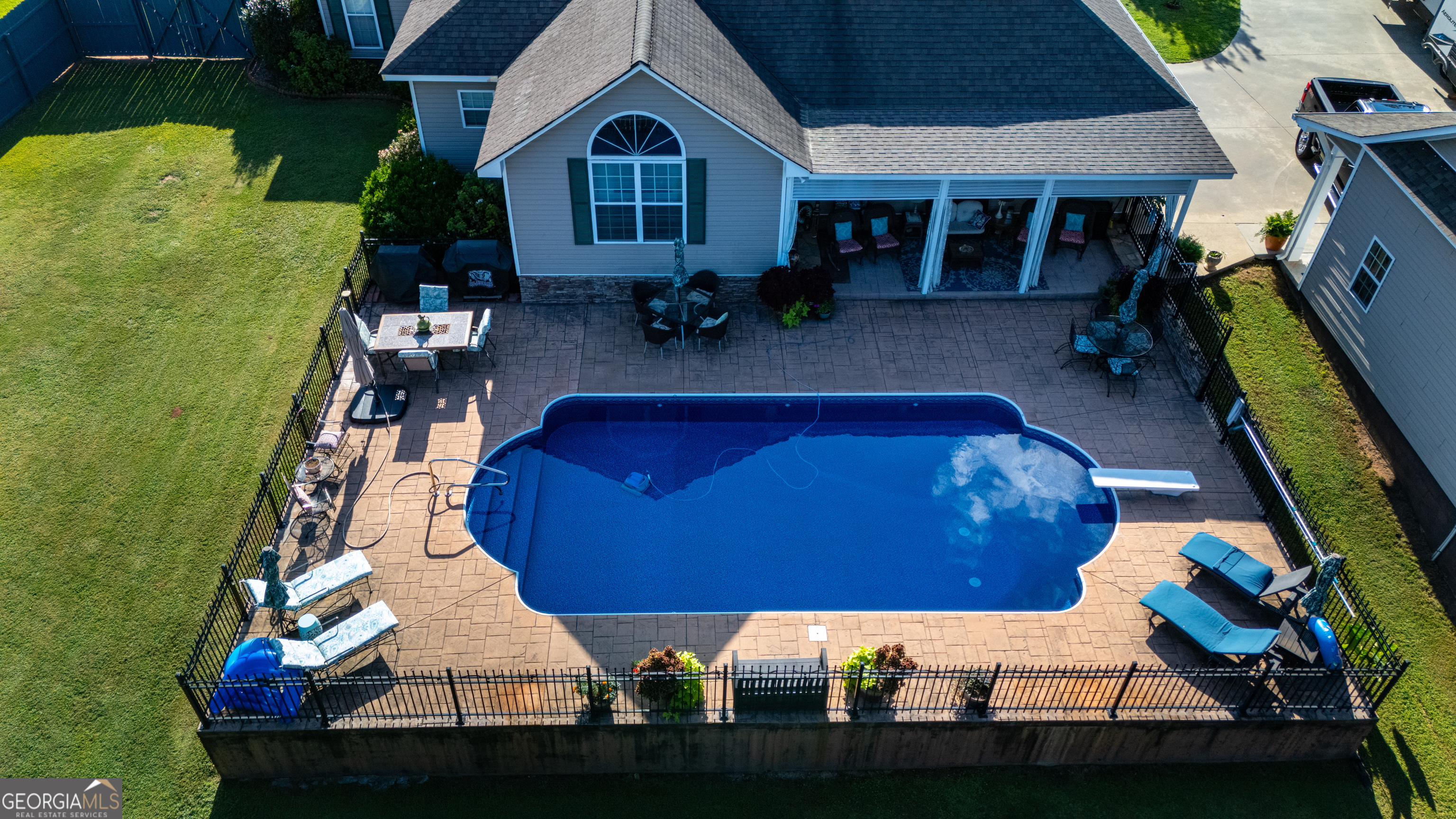 1429 Fairway DR