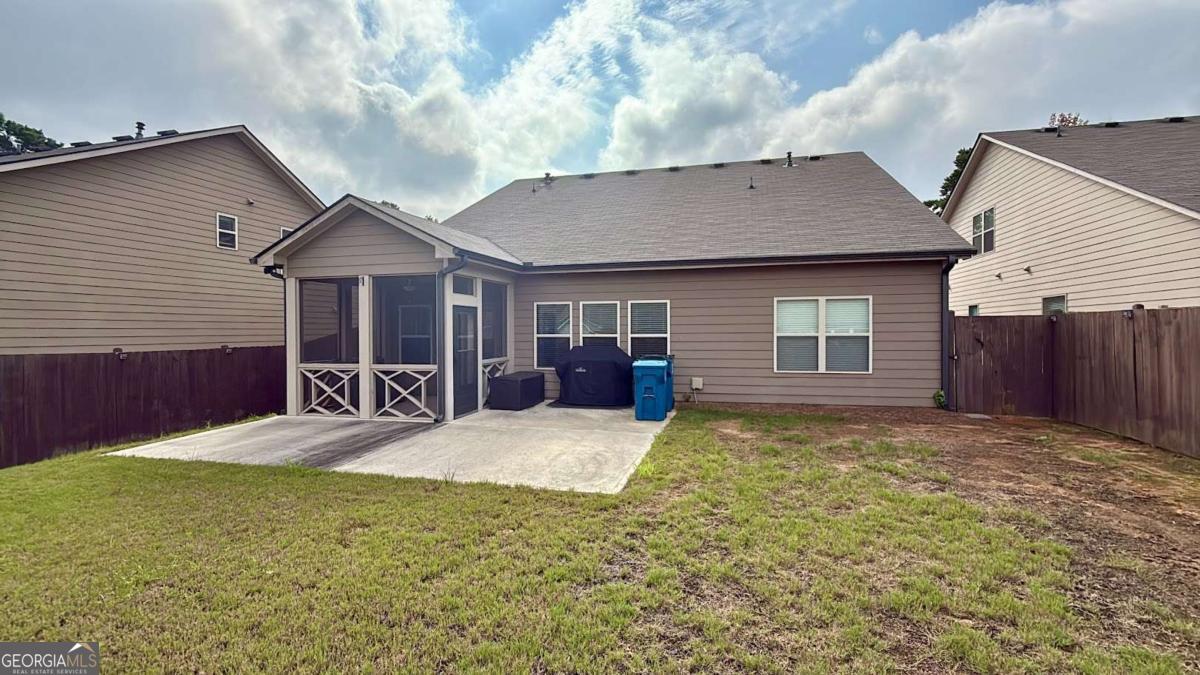 228 Dorothy LN