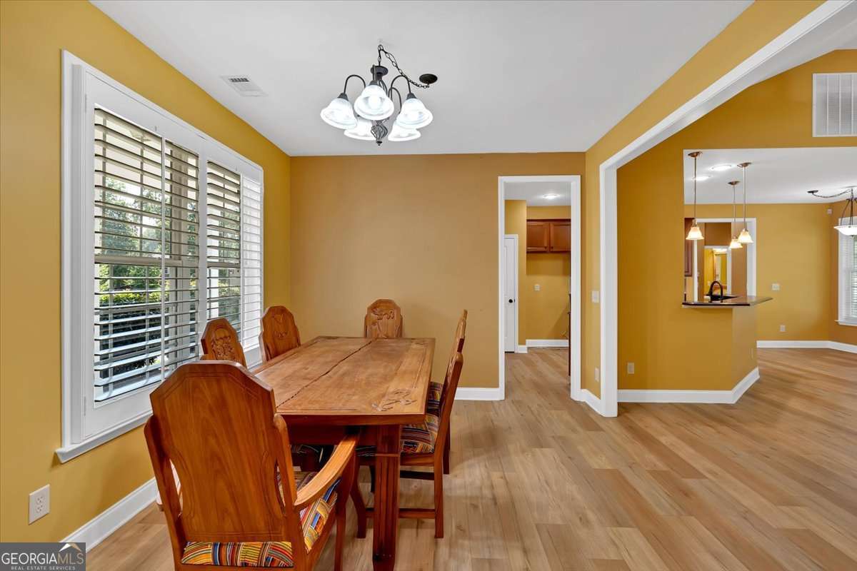125 Thornwood DR SW