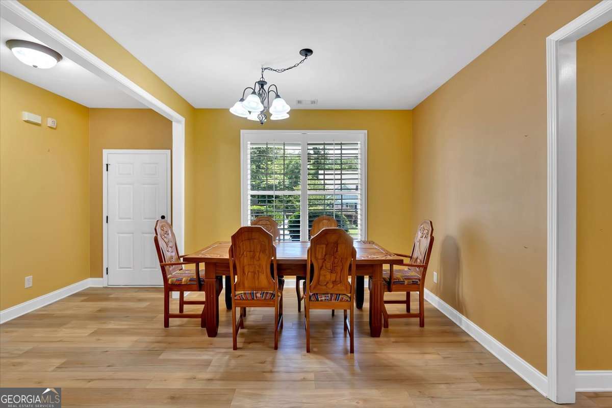 125 Thornwood DR SW