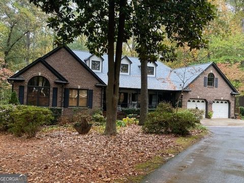 A home in Dacula