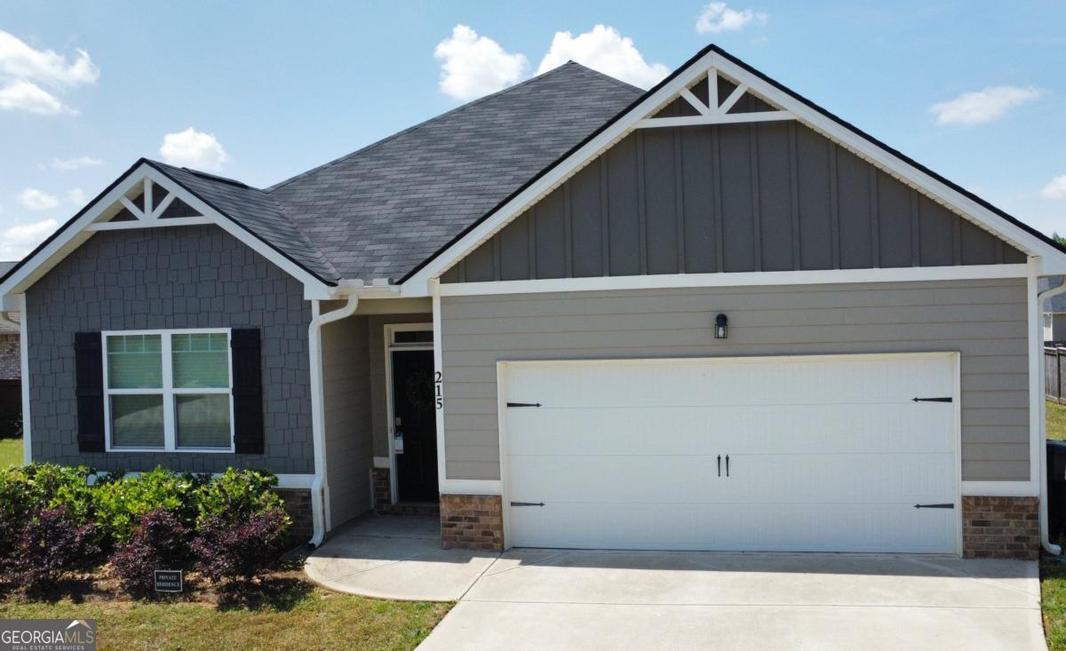 215 Barnyard WAY