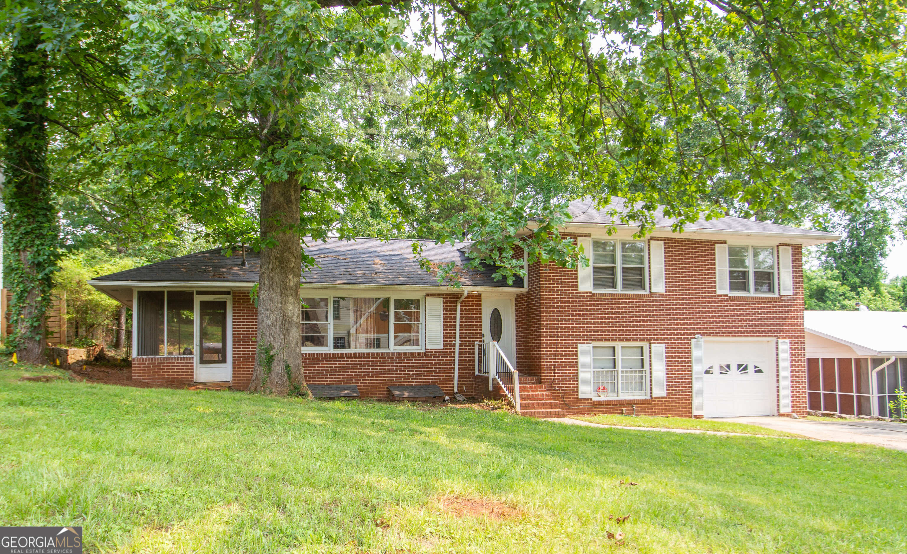 1558 BOULDERWOODS DR SE