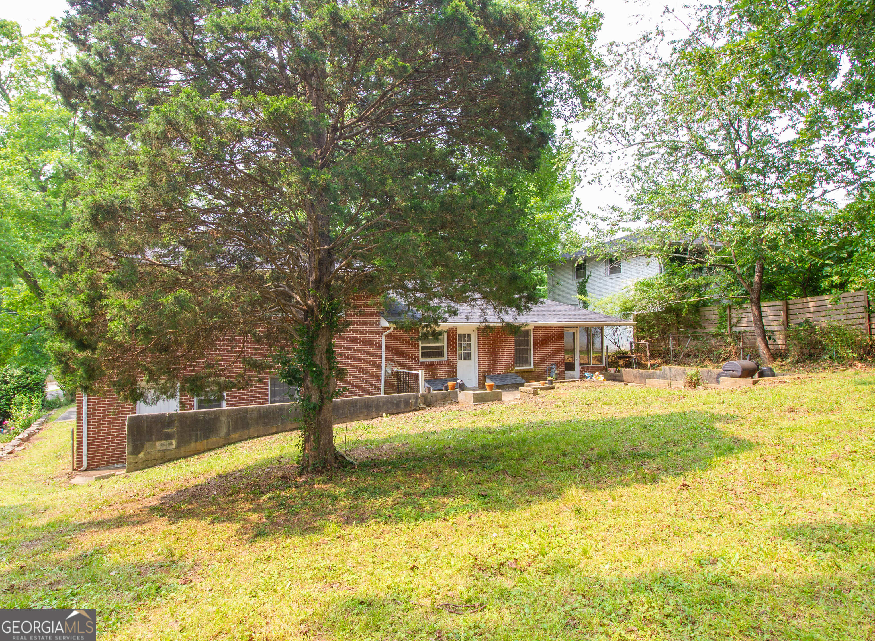 1558 BOULDERWOODS DR SE