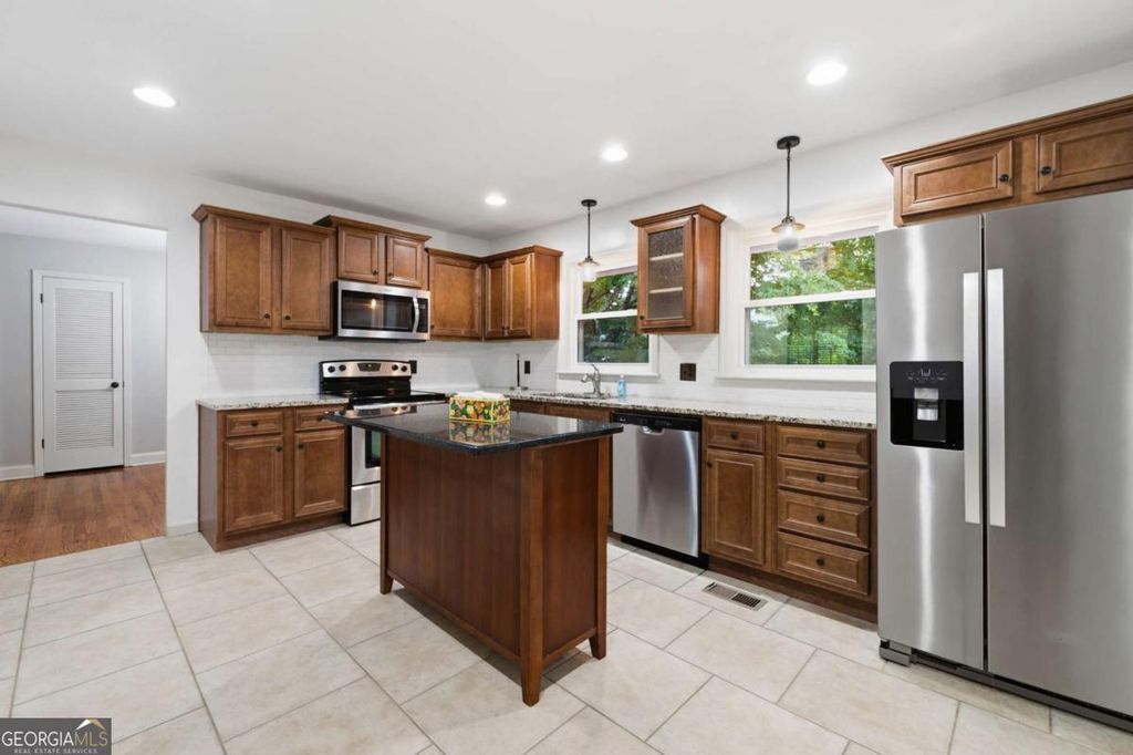 Photo of 1171 Starline Drive SE, Smyrna, GA 30080 (MLS # 10812871)