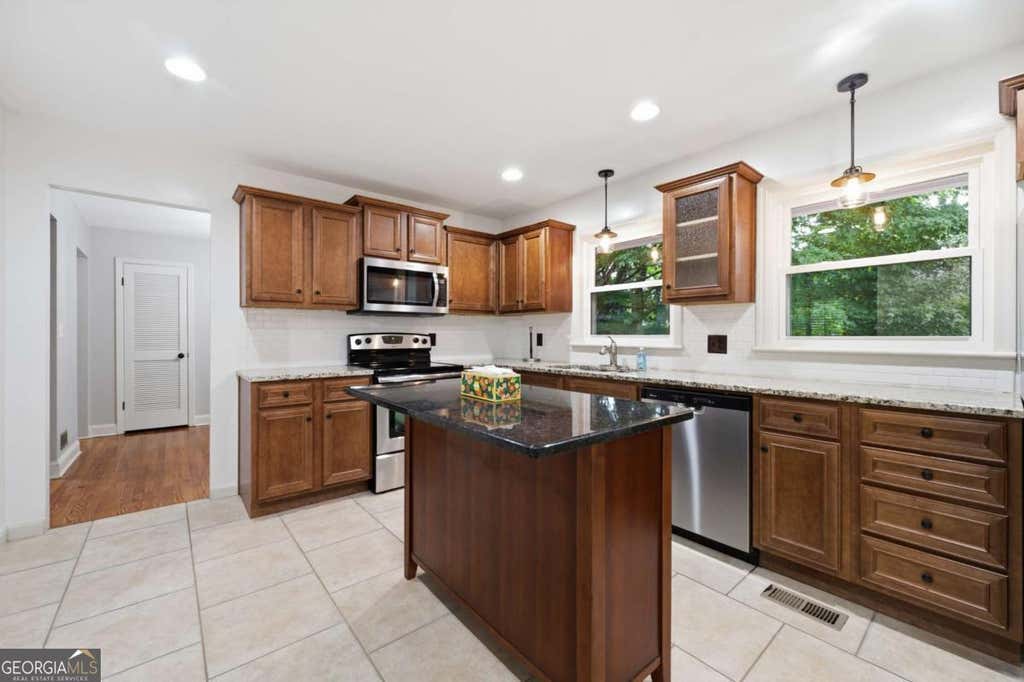 Photo of 1171 Starline Drive SE, Smyrna, GA 30080 (MLS # 10812871)