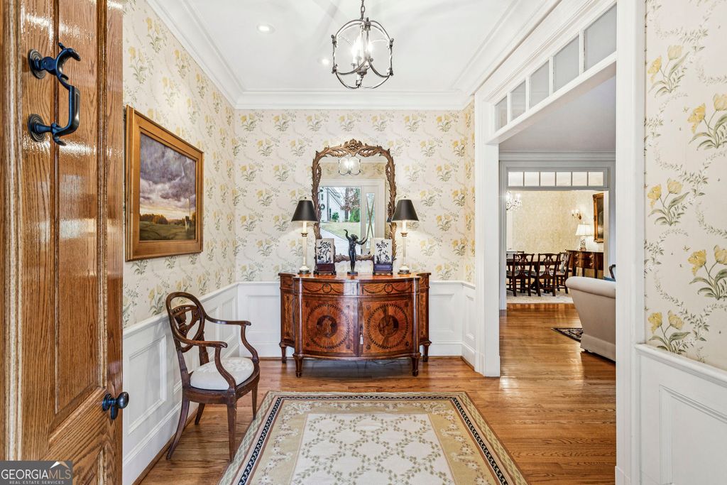 Photo of 1010 Carter Drive NE, Atlanta, GA 30319 (MLS # 10651874)