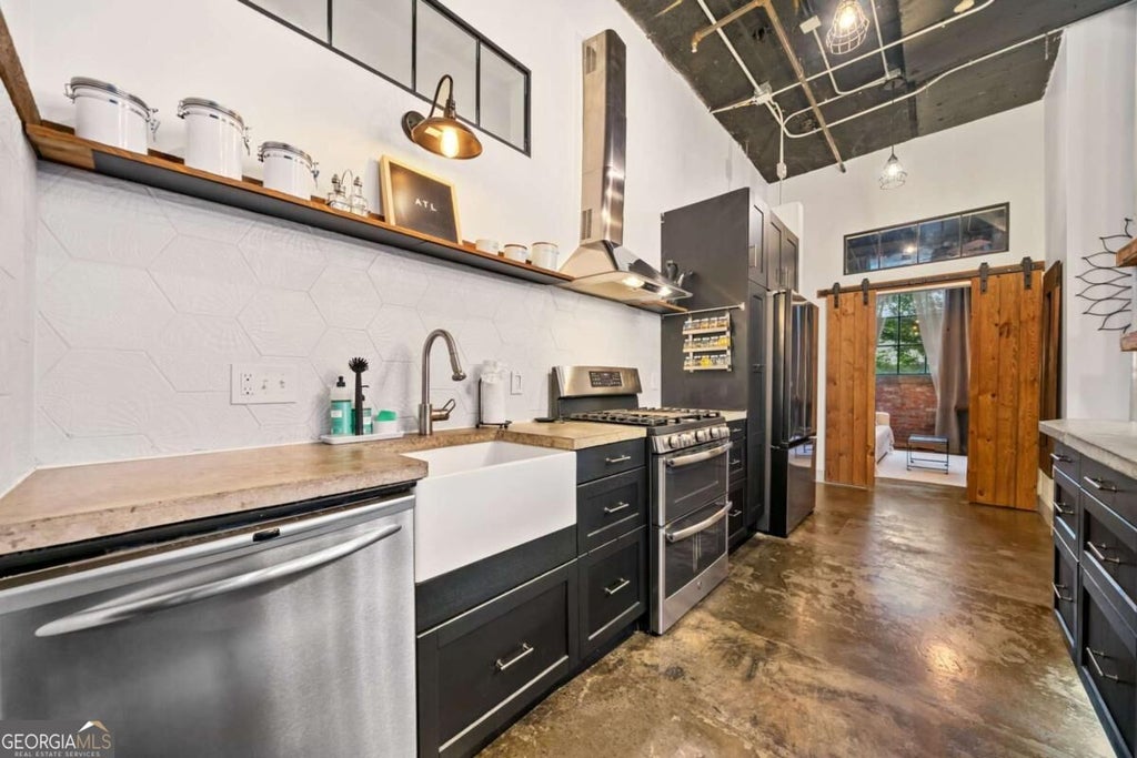 Photo of 881 Memorial Drive SE #118, Atlanta, GA 30316 (MLS # 10847556)