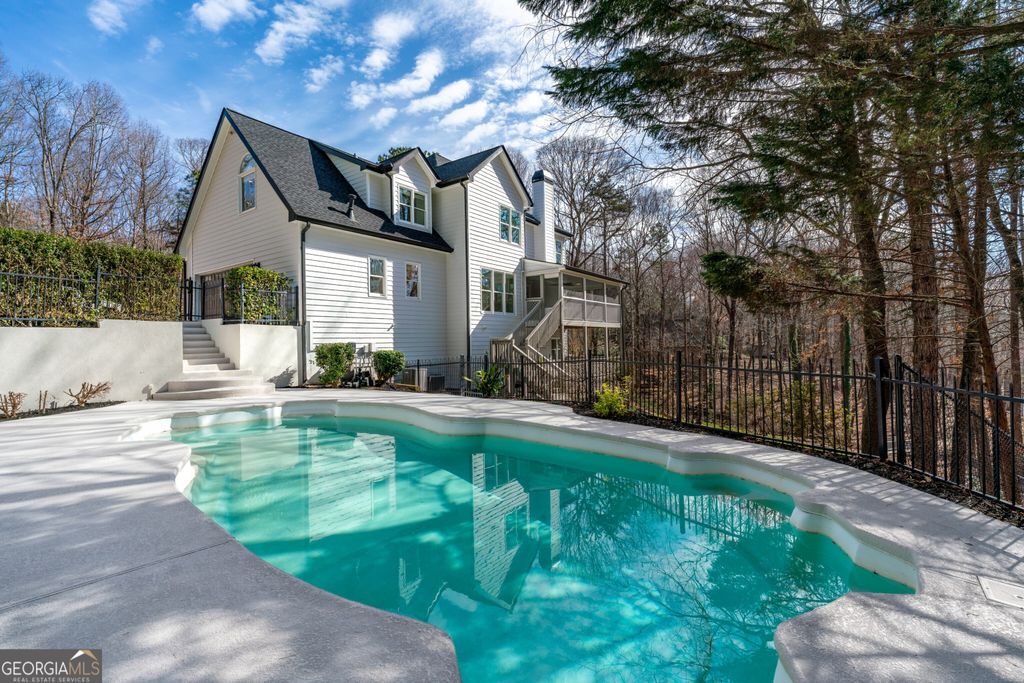 Photo of 6005 Bateau Drive, Flowery Branch, GA 30542 (MLS # 10674424)