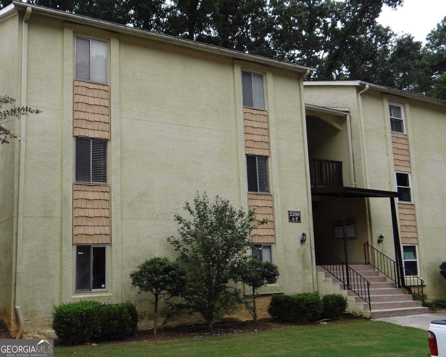 NORGATE MANOR -- SPACIOUS 3 BEDROOM, 2 BATHROOM CONDO LOCATED CLOSE TO EMORY, CDC, DEKALB FARMER'S MARKET, PUBLIX, HOME DEPOT AND HOSPITALS, SHORT DRIVE TO DOWNTOWN DECATUR, I-285 AND HWY 78. RESERVED PARKING AND PLENTY OF GUEST PARKING. Use of Community Pool and Clubhouse included